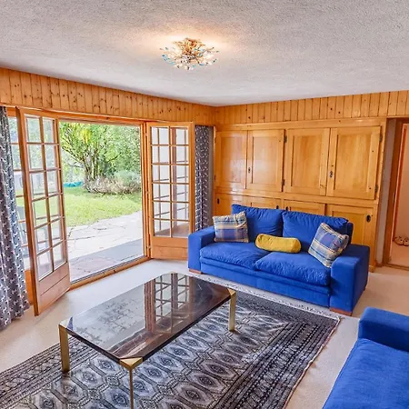 6br Chalet In Area Of